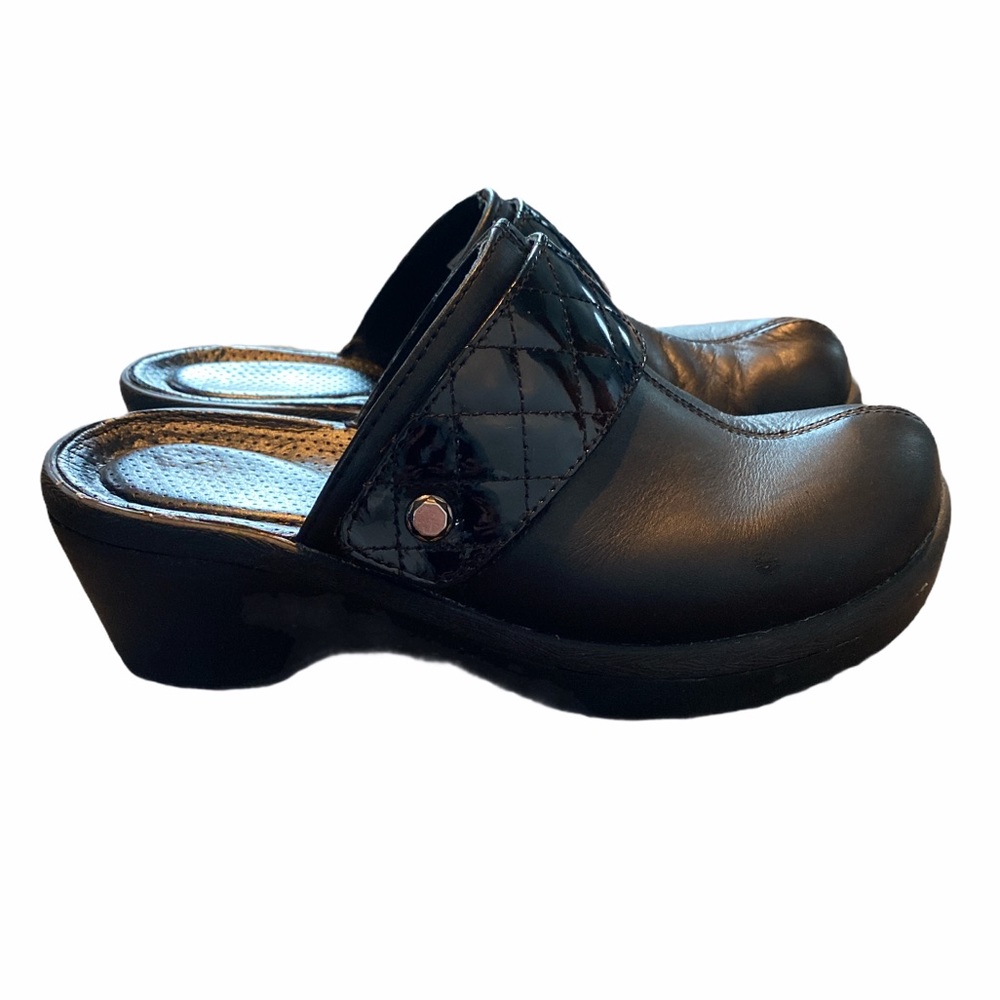 CROCS black leather and patent leather clogs 8wide
